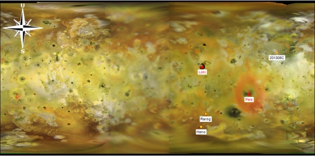 Gambar 4. Peta permukaan Io berdasar citra komposit Voyager 1, Voyager 2 dan Galileo. Nampak lokasi Rarog Patera, Heno Patera dan 201308C, tiga gunung berapi yang terlibat dalam trio letusan besar Agustus 2013. Terlihat juga lokasi Gunung Loki dengan kalderanya yang terbesar di Io. Juga Gunung Pele, gunung berapi luar Bumi yang pertama kali terdeteksi. Sumber: Sudibyo 2014 dengan peta dasar USGS Astrogeology, 2014. 