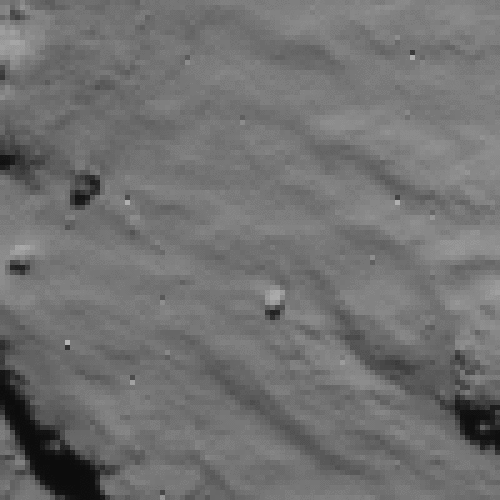 Gambar 3. Sekuens citra (foto) yang diambil wahana Rosetta melalui radas kamera NavCam antara sebelum dan sesudah robot Philae menyentuh tanah intikomet Churyumov-Gerasimenko untuk pertama kalinya (12 November 2014 TU pukul 22:33 WIB). Philae menyentuh tanah intikomet tepat di sebelah kiri bongkahan batu besar di tengah citra ini. Philae akhirnya baru benar-benar berlabuh di titik sejauh sekitar 1.000 kilometer dari titik ini setelah melompat (melambung) hingga dua kali. Sumber: ESA, 2014. 